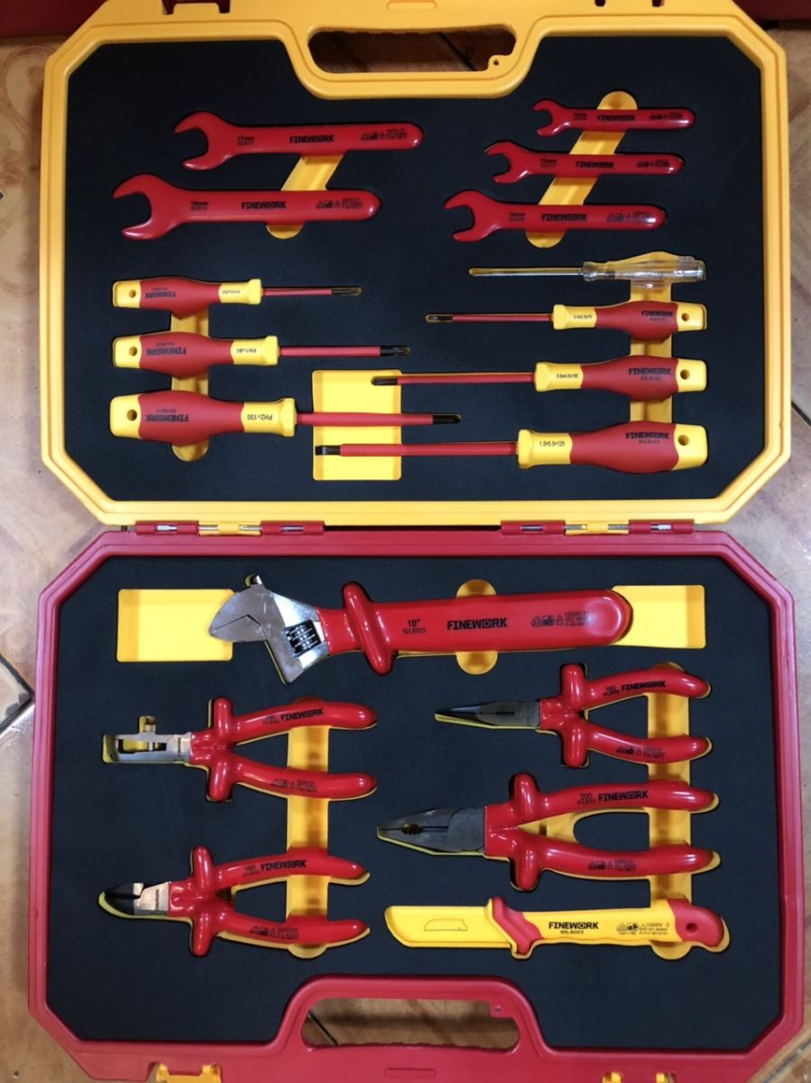Bộ dụng cụ c&aacute;ch điện 1000V 18pcs FINEWORK 99LB004