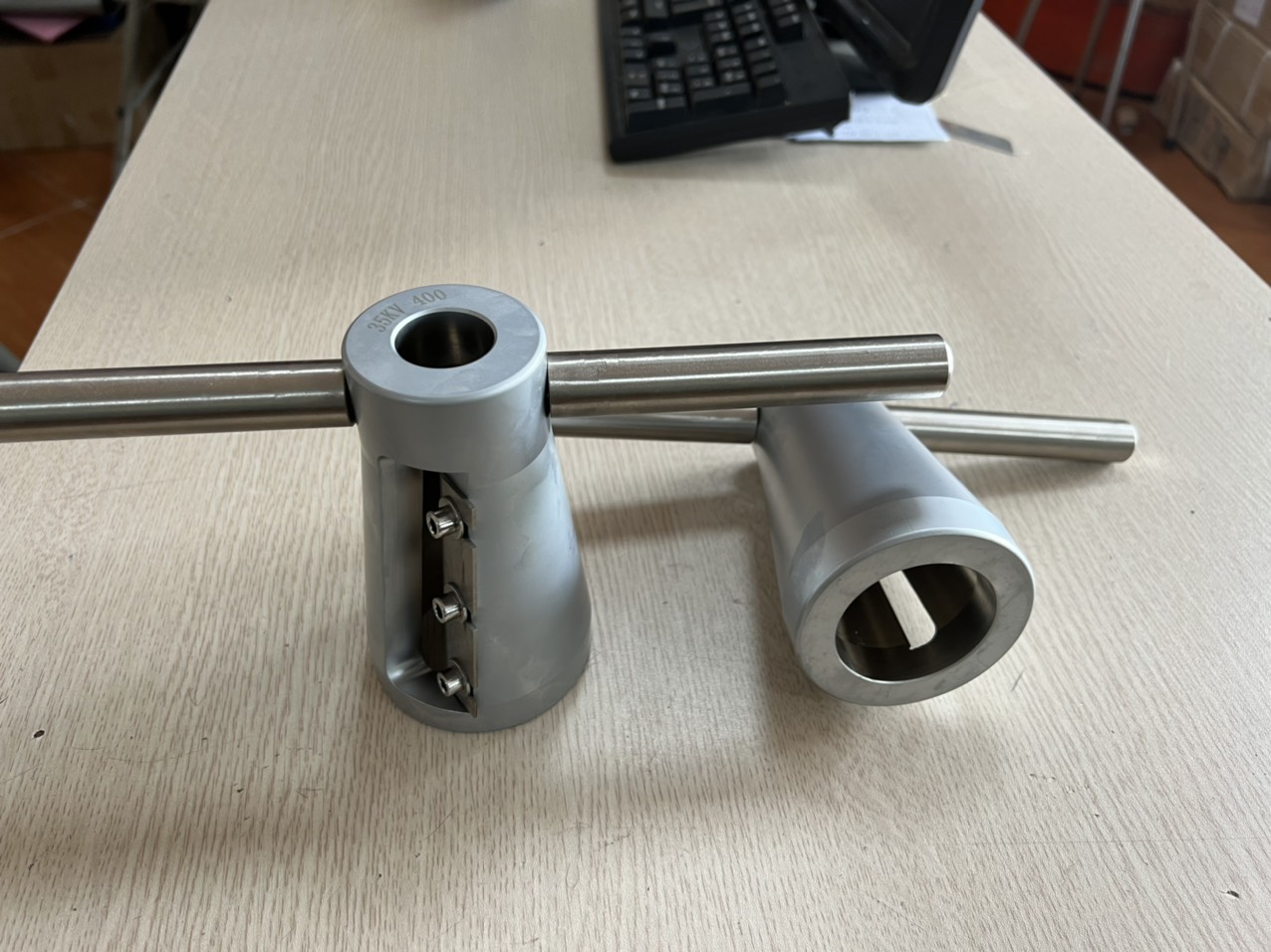 Bộ gọt b&uacute;t ch&igrave; 35kv