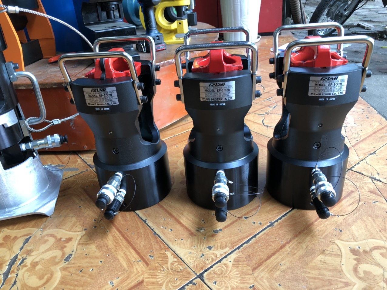 Đầu &eacute;p cos thủy lực IZUMI EP-100W