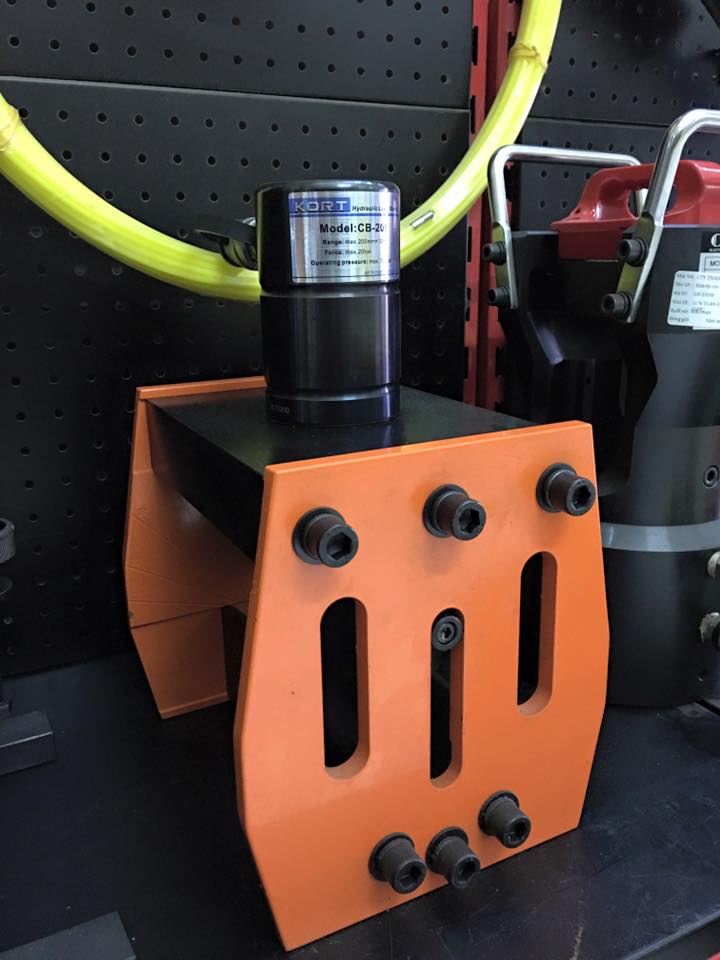 Đầu uốn thanh c&aacute;i thủy lực KORT CB-200