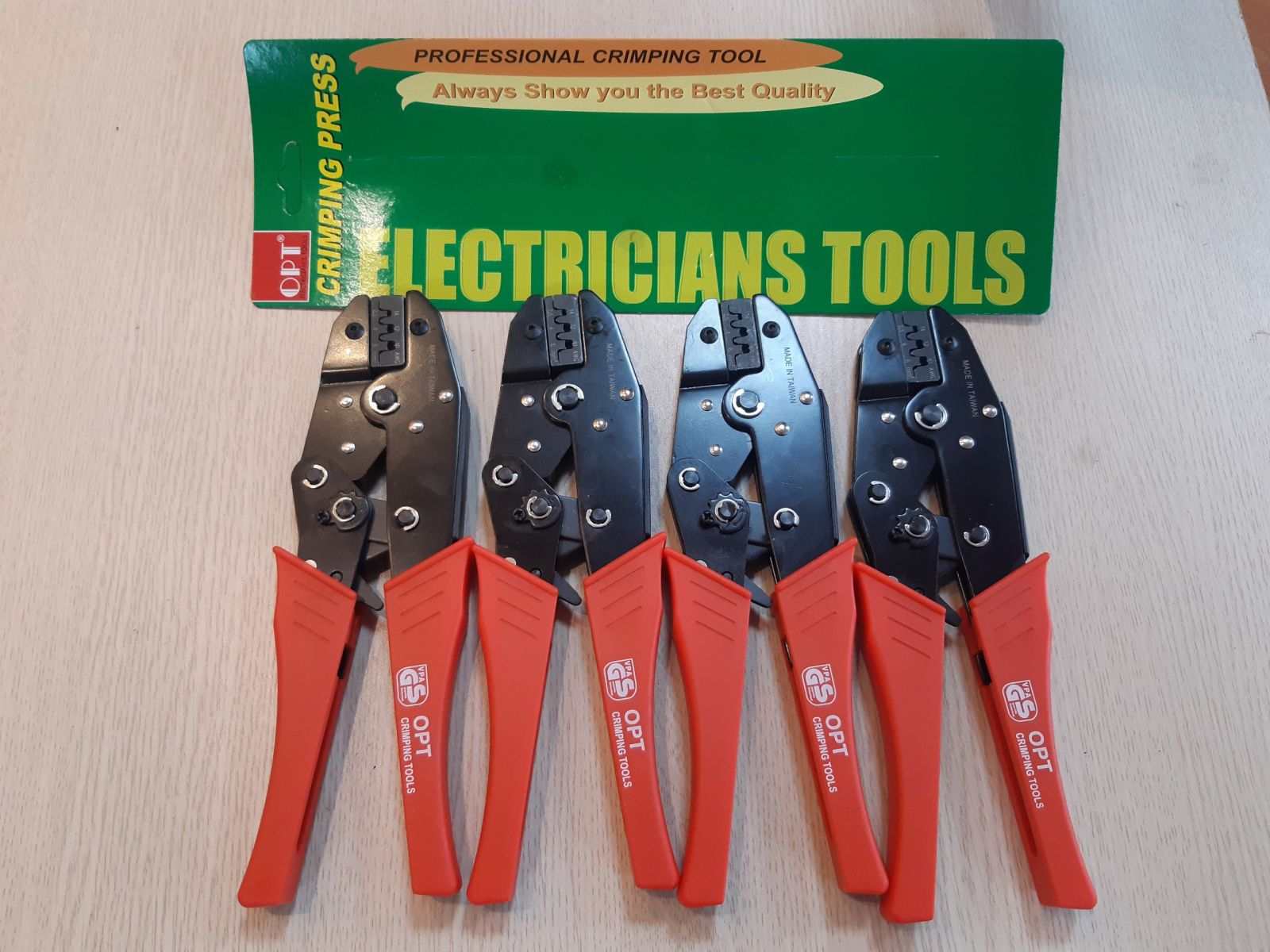 K&Igrave;M BẤM COS MC4 NĂNG LƯỢNG MẶT TRỜI OPT LY-S2