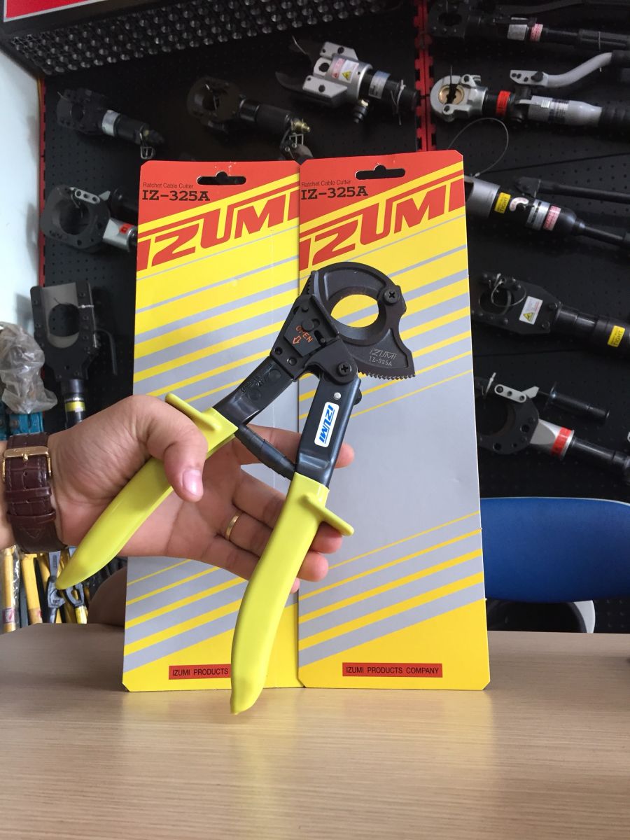 K&igrave;m cắt c&aacute;p nh&ocirc;ng IZUMI IZ-325A