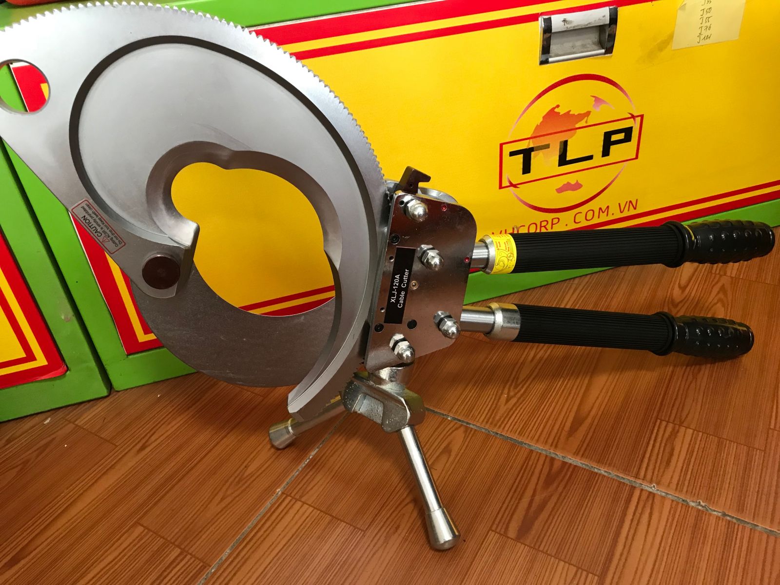 K&igrave;m cắt c&aacute;p nh&ocirc;ng XLJ-120A