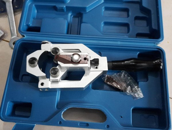 K&igrave;m t&aacute;ch vỏ c&aacute;p , Dụng cụ l&agrave;m đầu c&aacute;p KBX-65