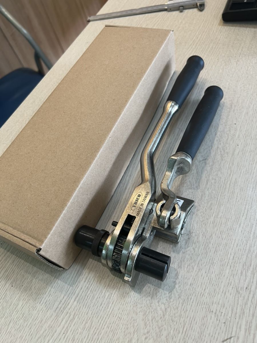 K&igrave;m xiết đai inox YBICO S240